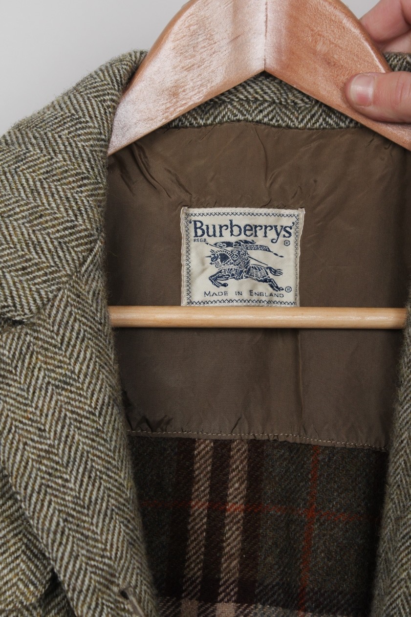 burberry vintage label